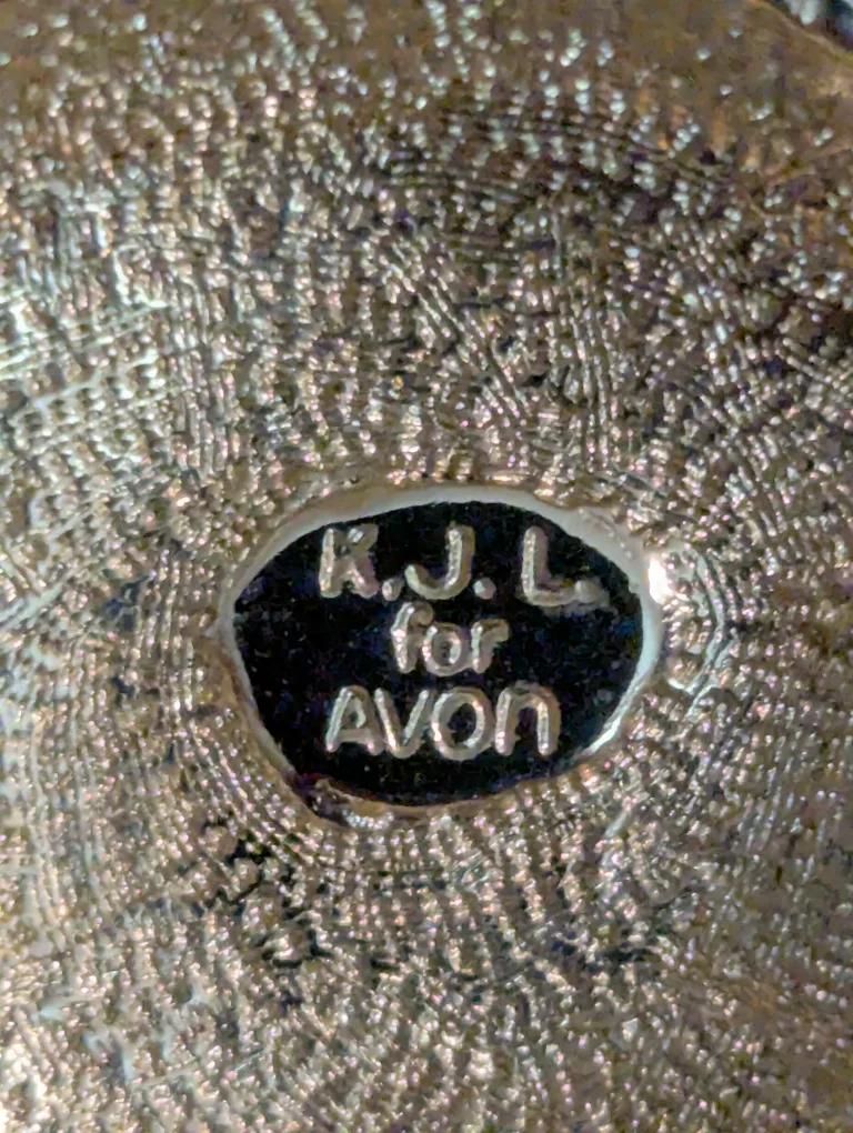 Avon KJL Panther Head Pearl Necklace image indicator(3)