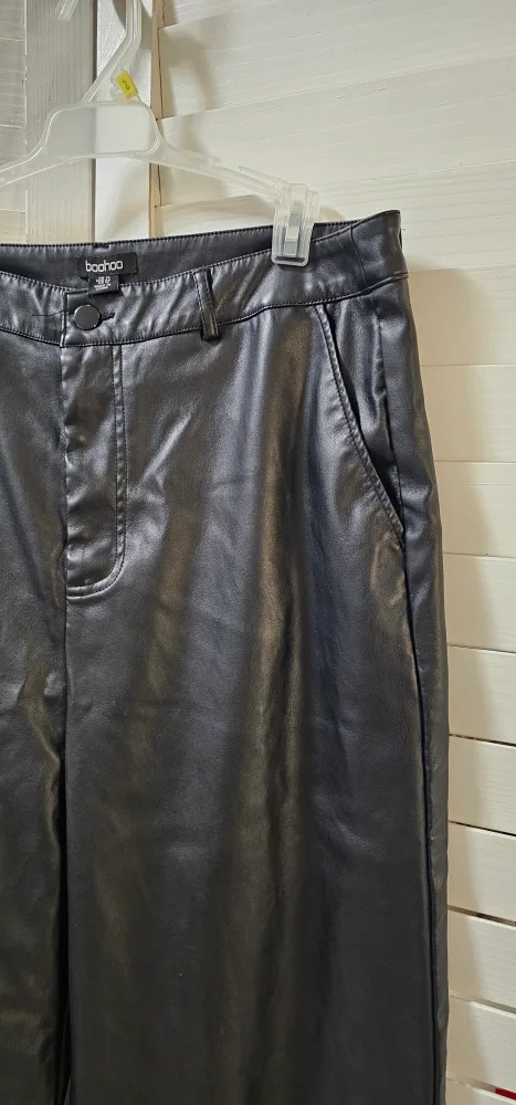 Boohoo Black Leather Look Wide Leg Trousers - Size 12 image indicator(4)