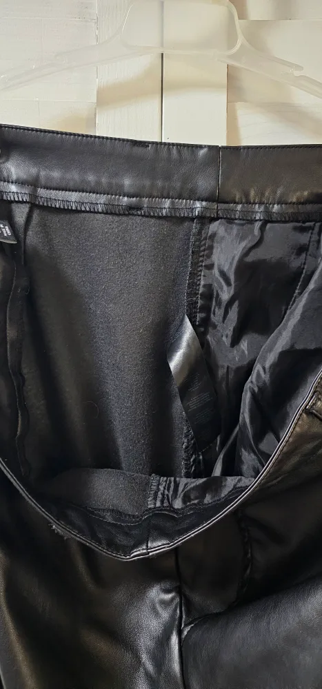 Boohoo Black Leather Look Wide Leg Trousers - Size 12 image indicator(6)