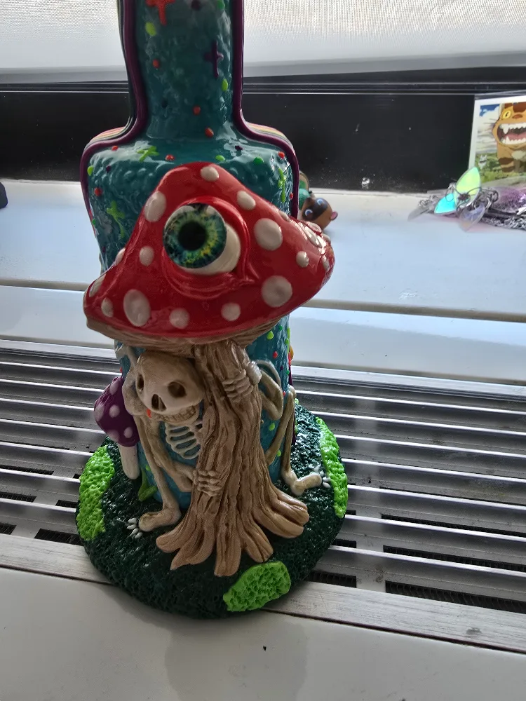 Hand-painted Psychedelic Mushroom Bong image indicator(5)