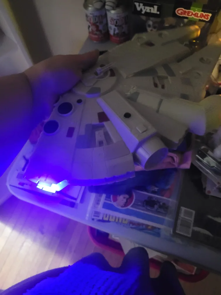 Light-Up Millennium Falcon Toy image indicator(4)