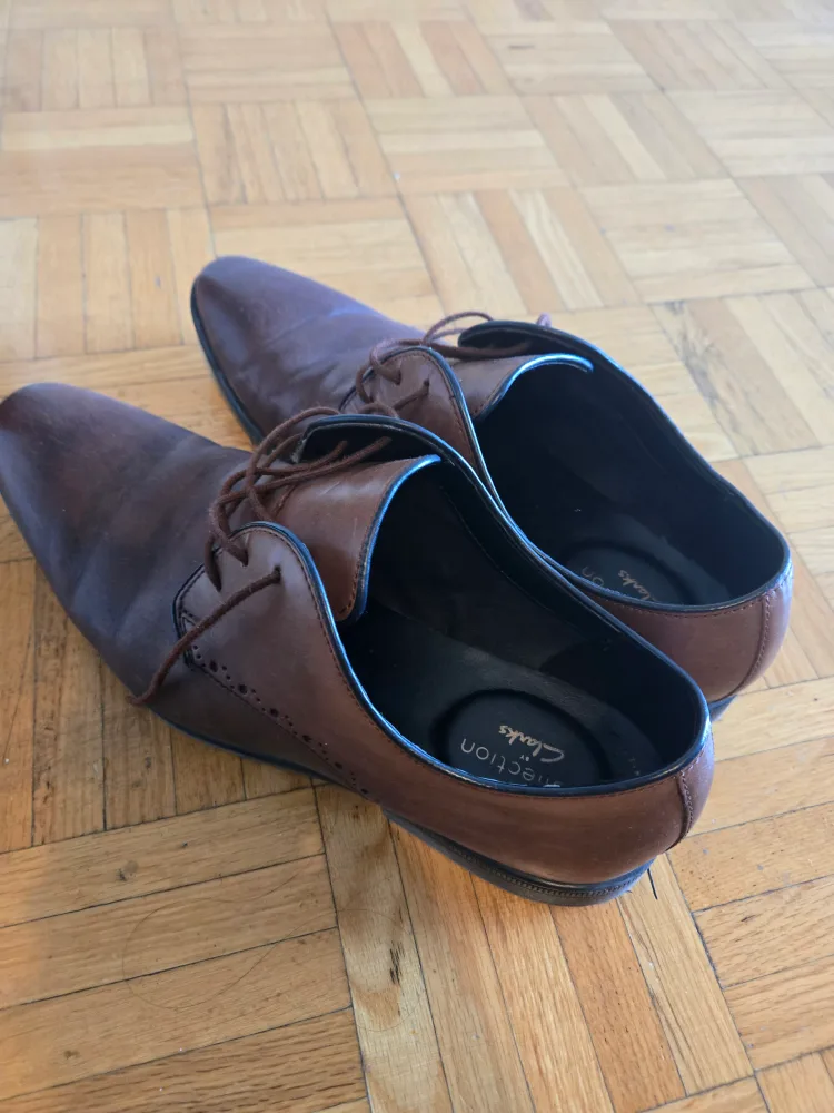 Men's Brown Leather Clarks Collection Dress Shoes image indicator(2)