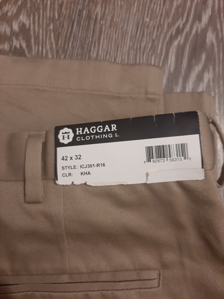 Haggar Khaki Trousers - Size 42 x 32