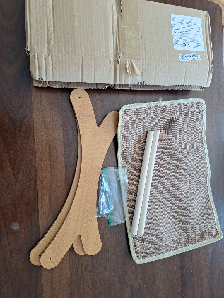 Wooden Cat Scratcher Lounger - photo 3