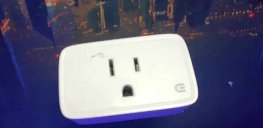 Commercial Electric Smart Plug image indicator(3)