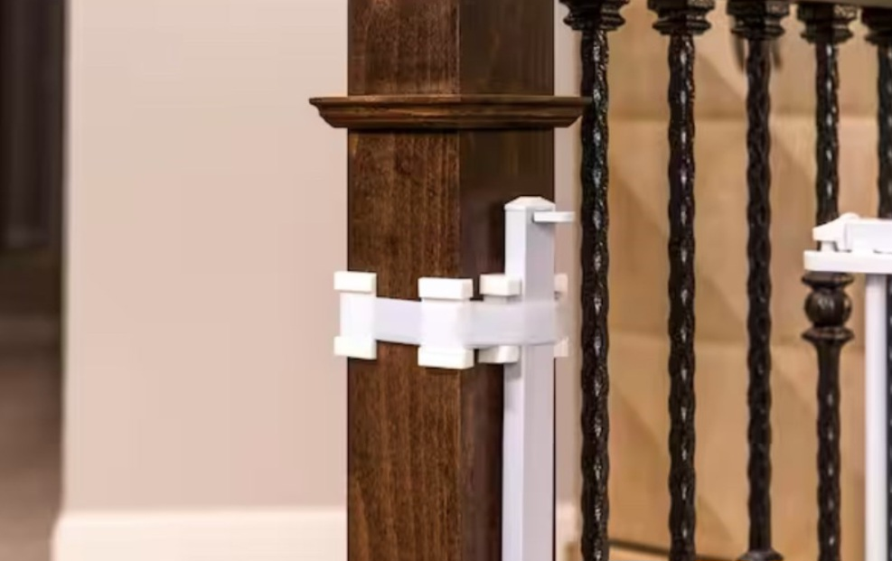 Regalo Top of Stairs Metal Baby Gate - White - photo 2
