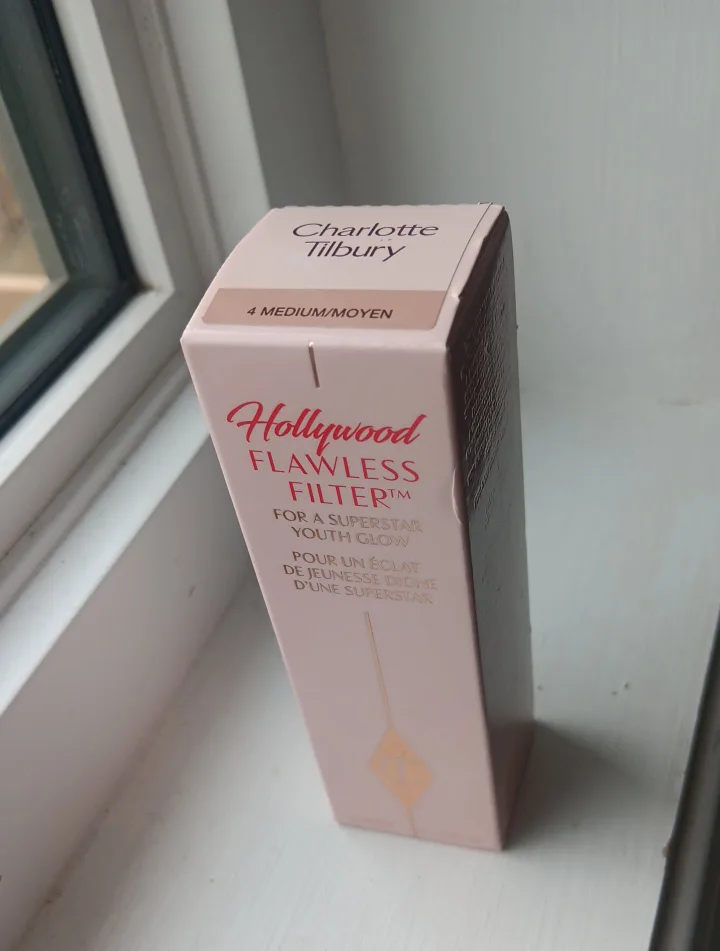 Charlotte Tilbury Hollywood Flawless Filter - Shade 4 Medium image indicator(3)