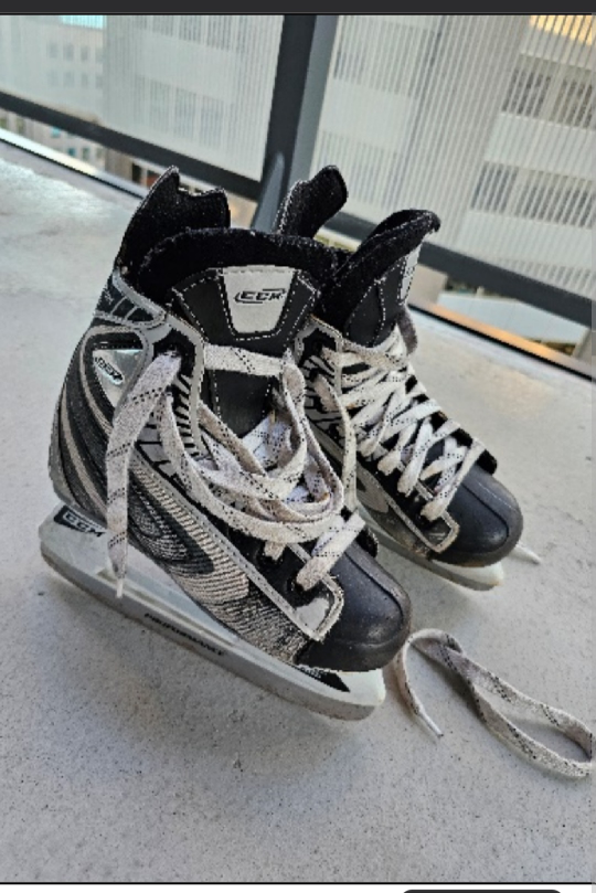 CCM kid ice skates- 6-7 years old