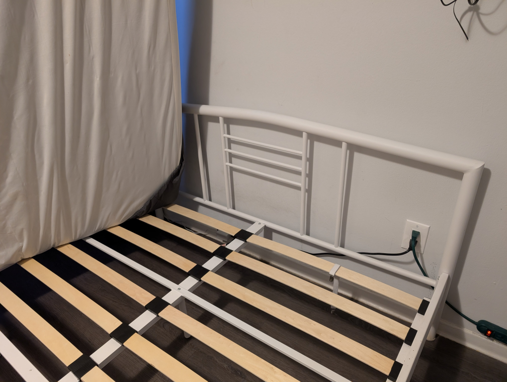 Queen White Metal Double Bed Frame - photo 2