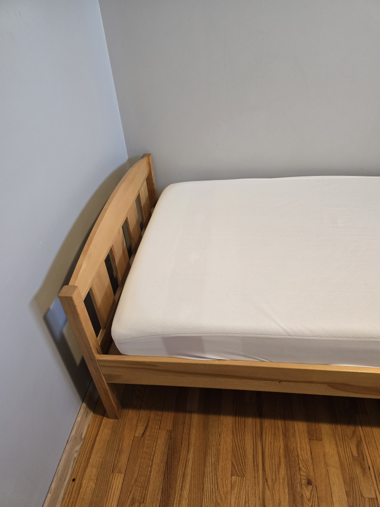 Twin-size wooden bed frame - photo 5