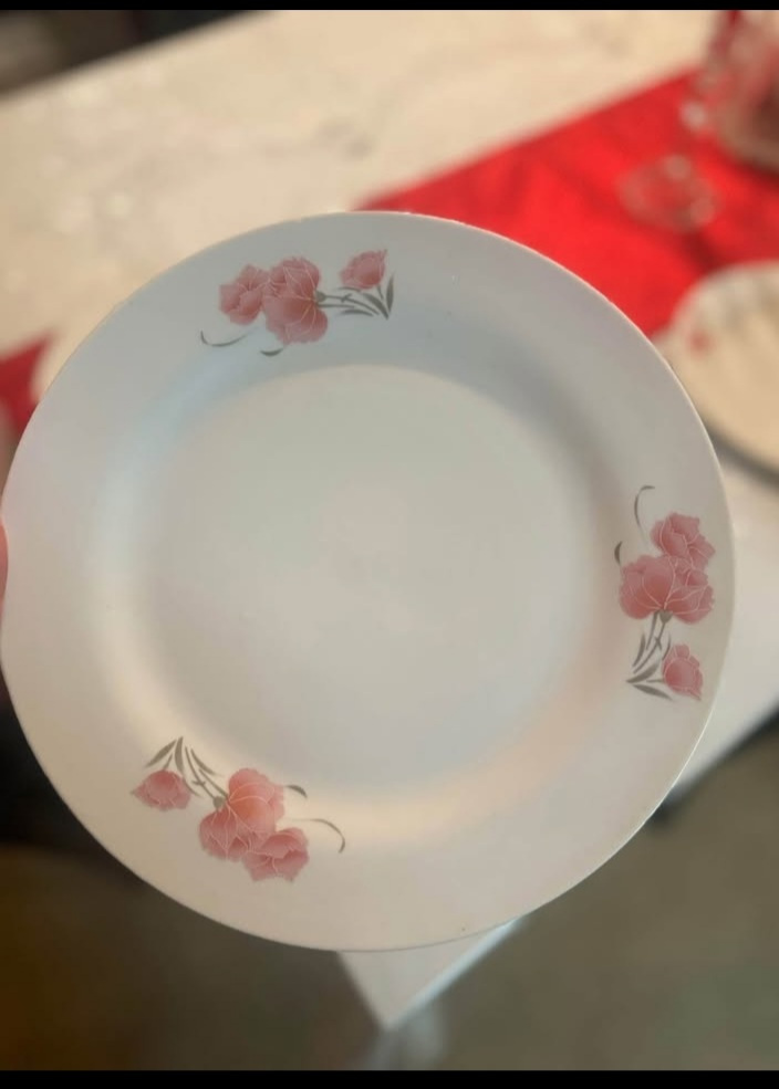 Sets of dinner plates. - photo 2