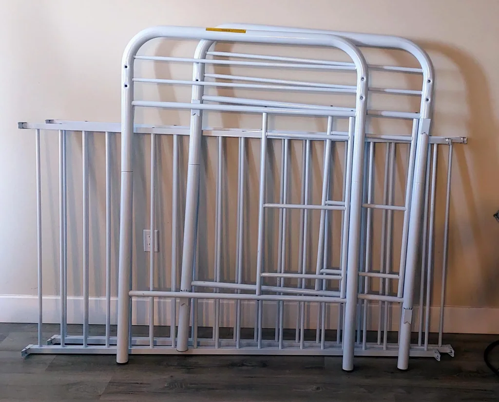 Single mattress bunk bed frame. image indicator(2)