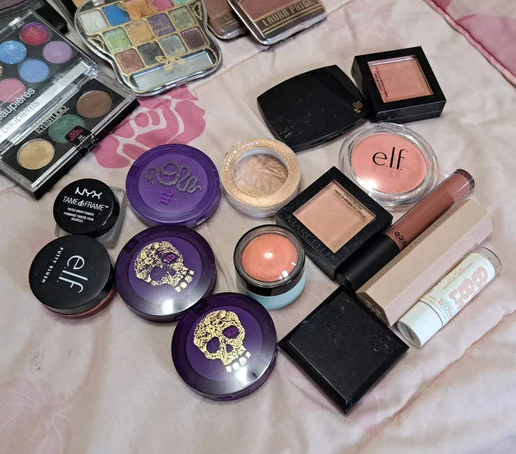 Old Makeup Bundle for ART image indicator(3)