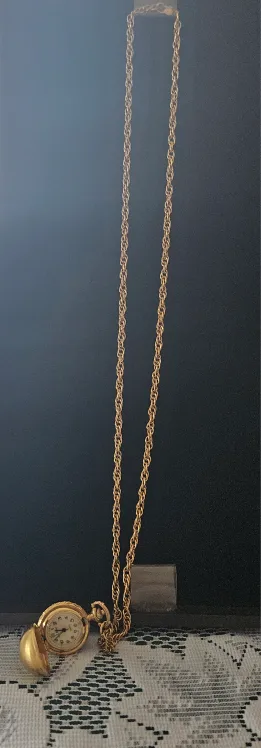 "La Fleur" Quartz Orb Pendant Watch image indicator(10)