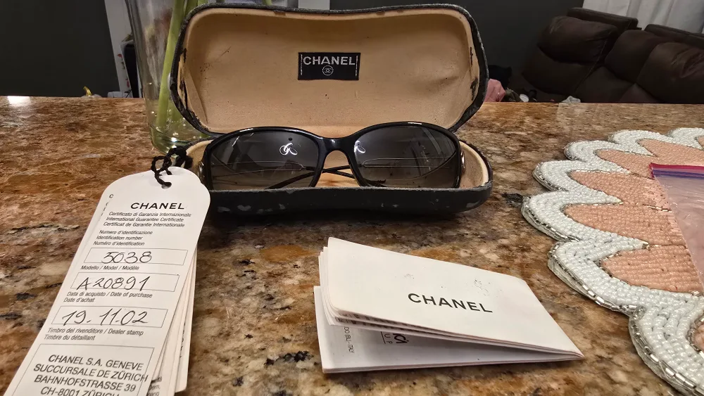 Authentic Chanel Sunglasses 5038 A20891 image indicator(2)