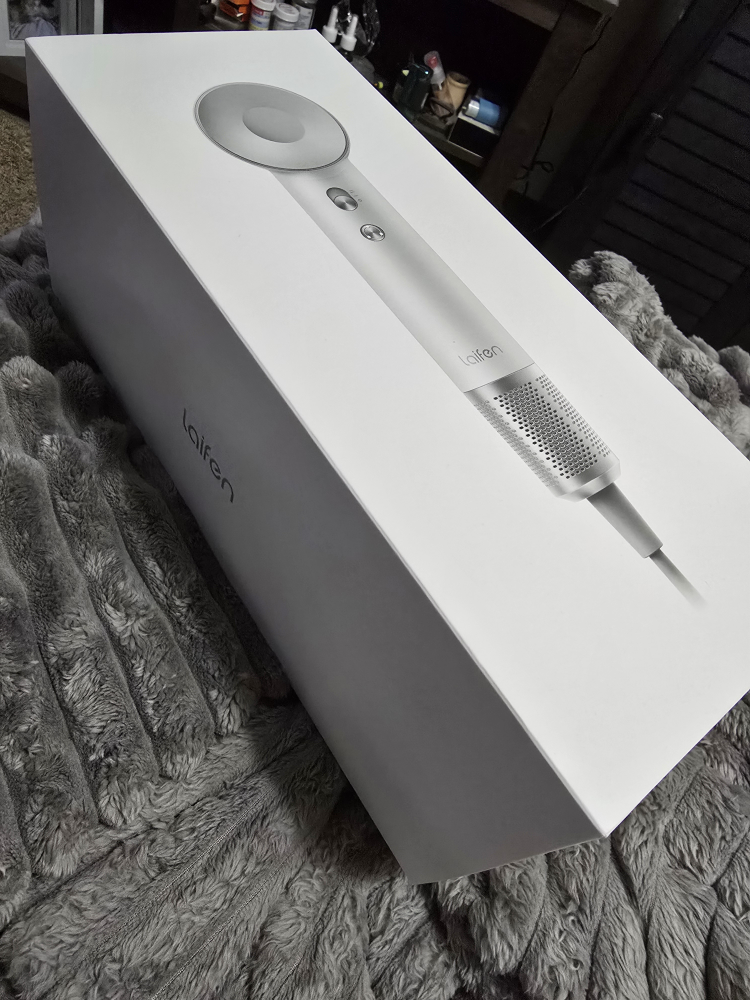 New in Box -  Laifen Hair Dryer - Matte White - photo 5