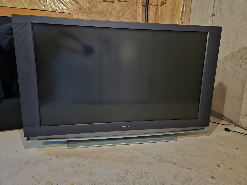 60" Sony hatchback TV (old type) for parts