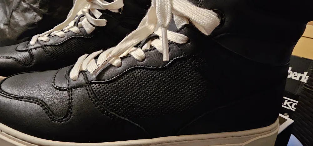 Michael Kors Barrett High Top Black Leather Sneakers - US 7.5 image indicator(4)