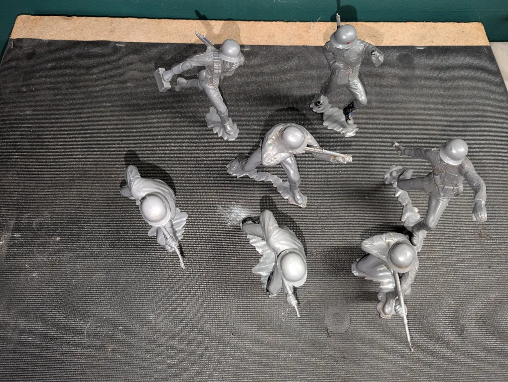 🥕Marx Vintage Gray Plastic Toy Soldiers - Lot of 7 image indicator(7)