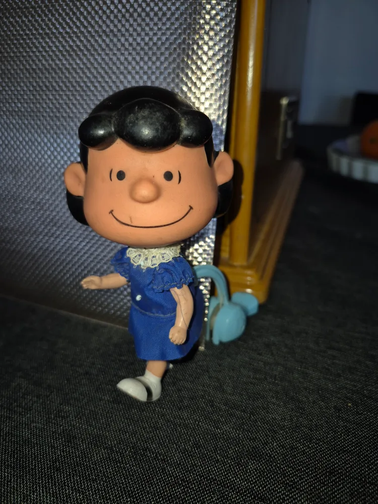 Vintage Peanuts Sally Brown Walking Toy image indicator(10)