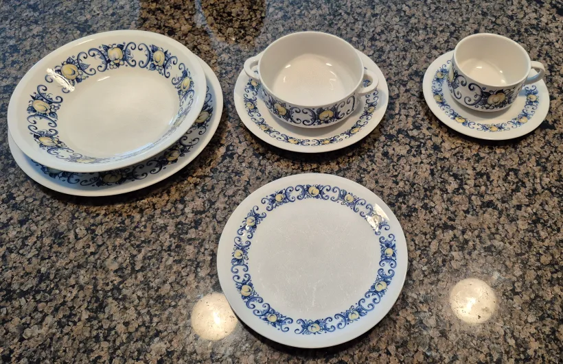 Villeroy & Boch vintage CADIZ porcelain,  67 pieces set image indicator(2)