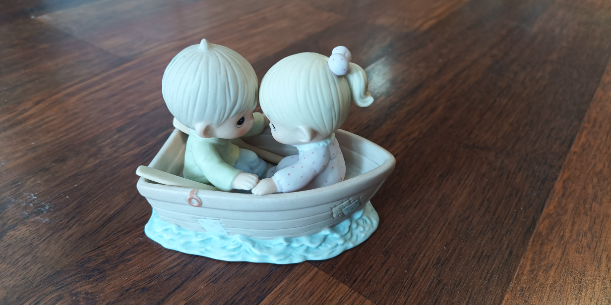 Precious Moments Figurine - Friends Forever Afloat