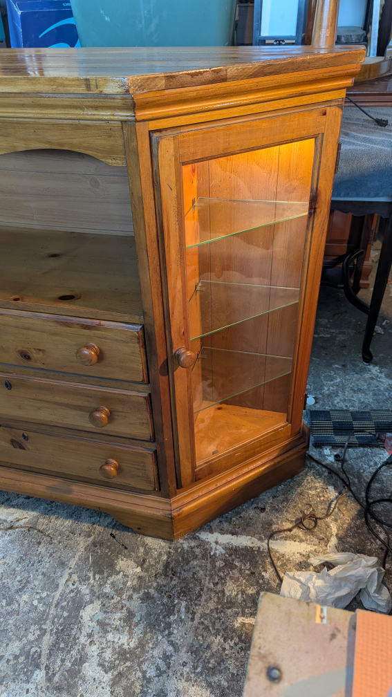 Broyhill Yorkshire Market Cabinet - photo 2