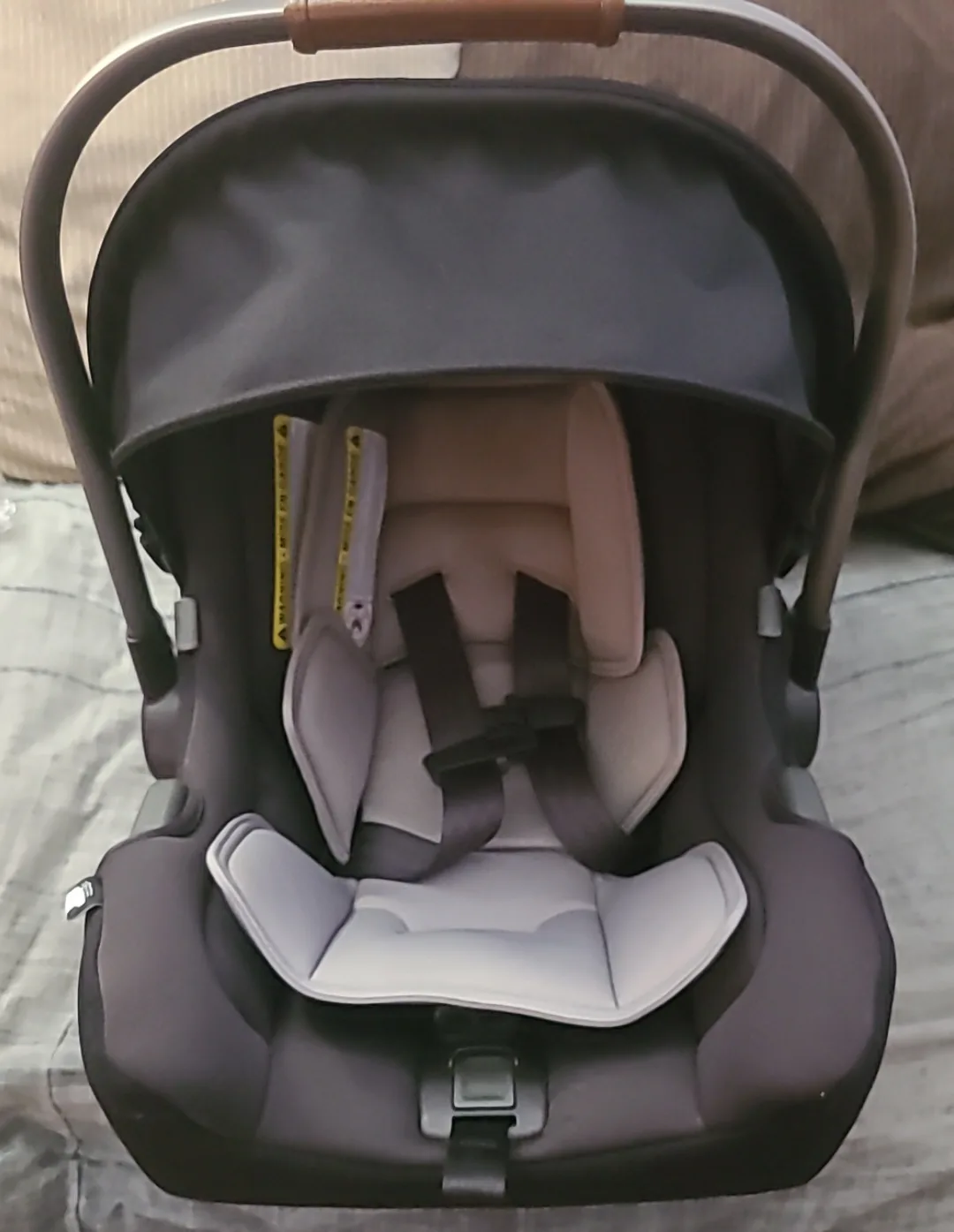 Nuna Pipa Lite Infant Car Seat image indicator(2)