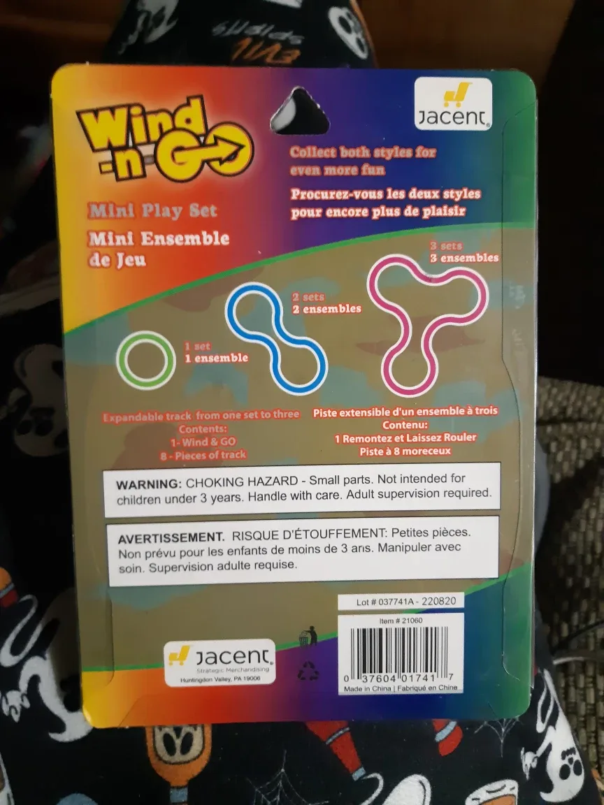 Wind-n-Go Mini Play Set -  Collectible Toy Tank image indicator(2)