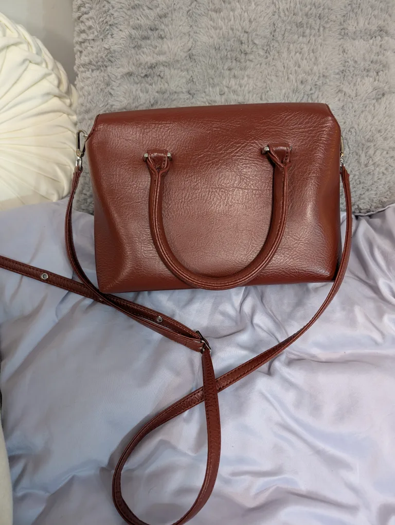 Matt & Nat Shoulder bag image indicator(3)