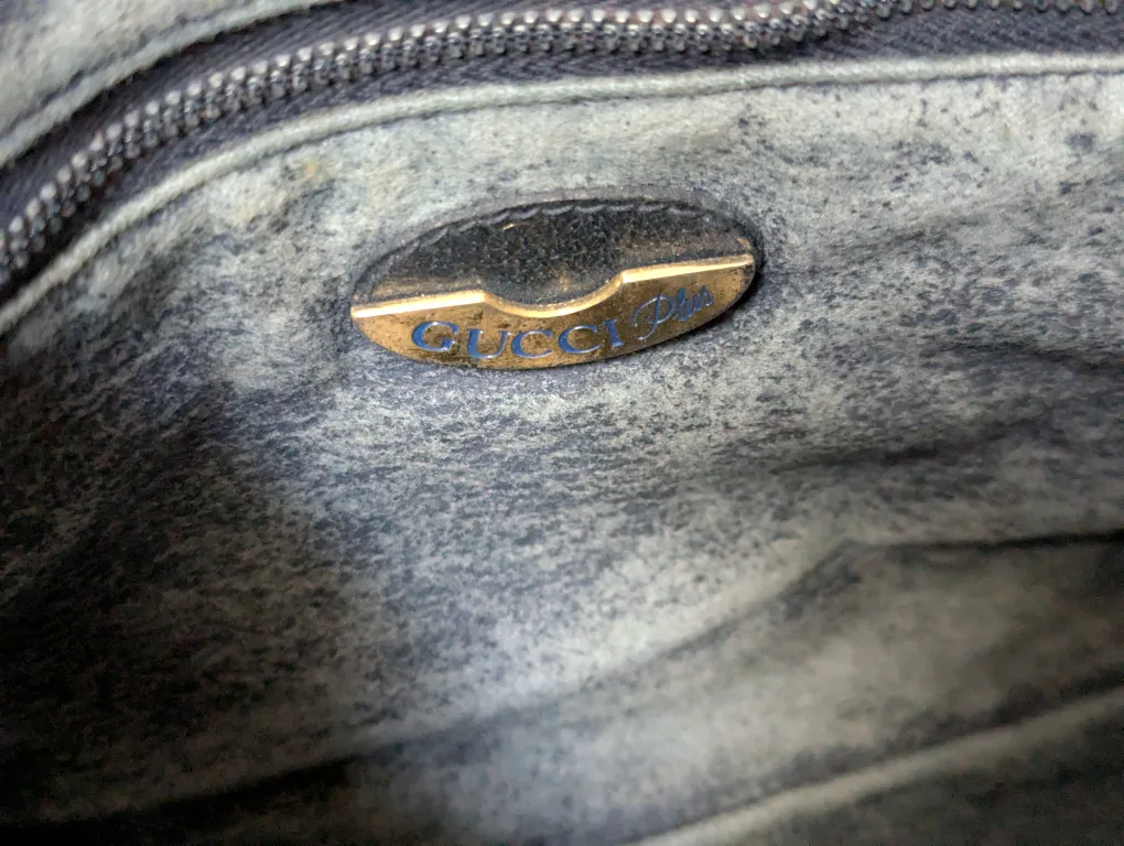 Authentic Vintage Gucci Plus Clutch image indicator(4)