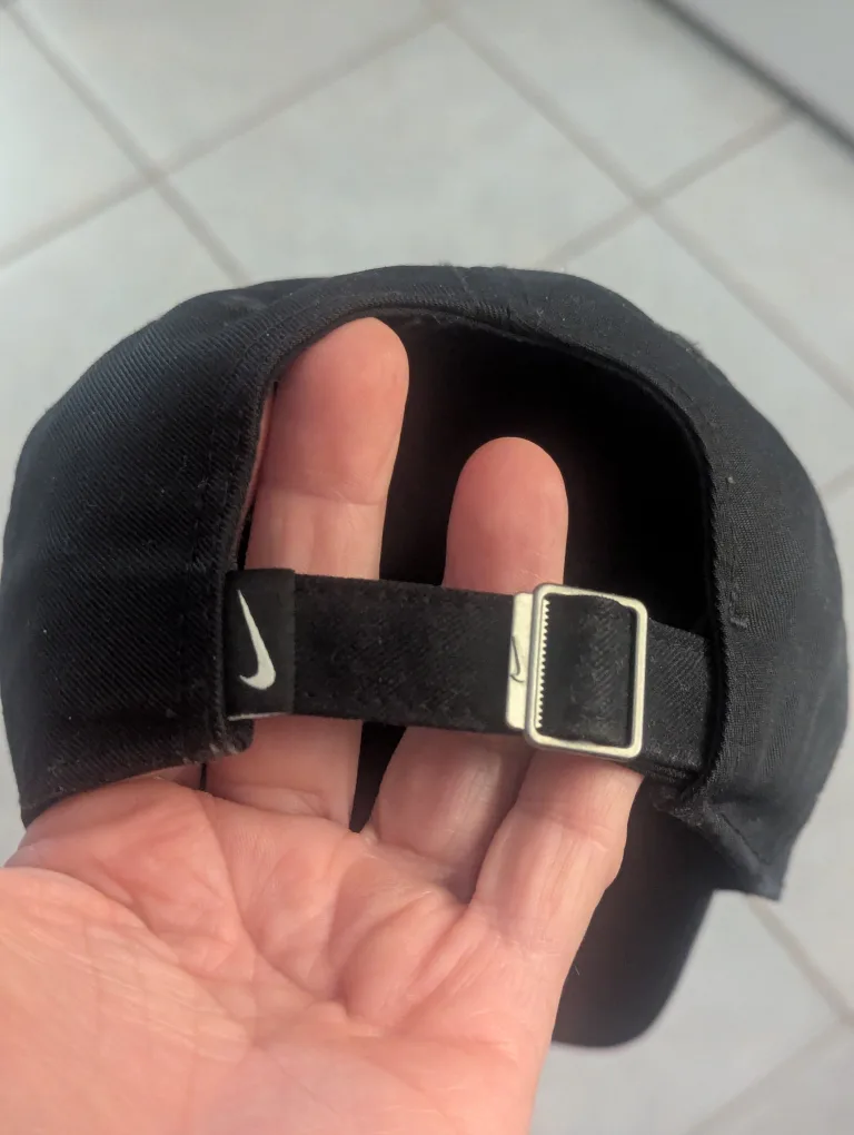 Nike club cap new size m/l image indicator(2)