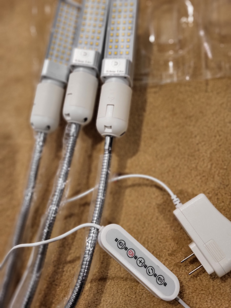 Triple Gooseneck LED Grow Lamp with Clamp - photo 2