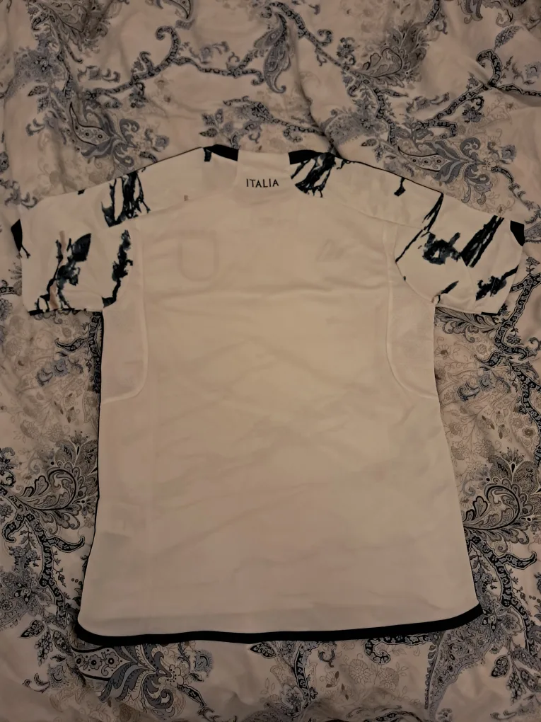 Adidas Italia Away Jersey - Size Small image indicator(3)