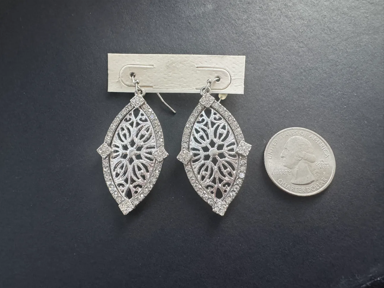 [NEW] Silver Filigree Dangle Earrings with Clear Crystals image indicator(2)