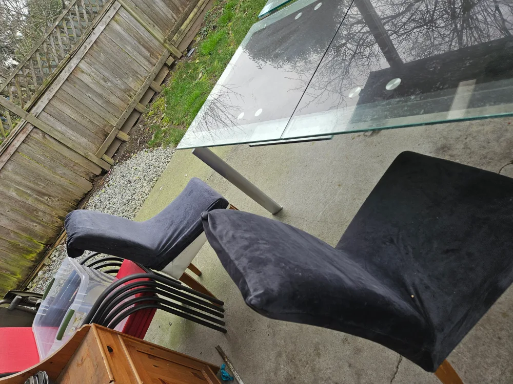 dining table with chairs image indicator(4)