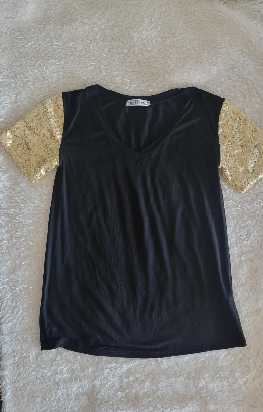 Brand new, never-worn Topstyle Women's Black Sequin Short Sleeve image indicator(2)