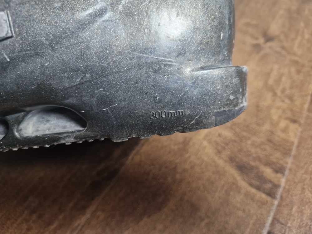 Used Nordica Ski Boots - Size 250-260mm - photo 3