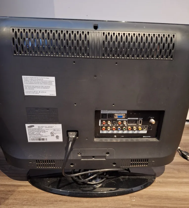 19" Samsung TV with Remote image indicator(2)