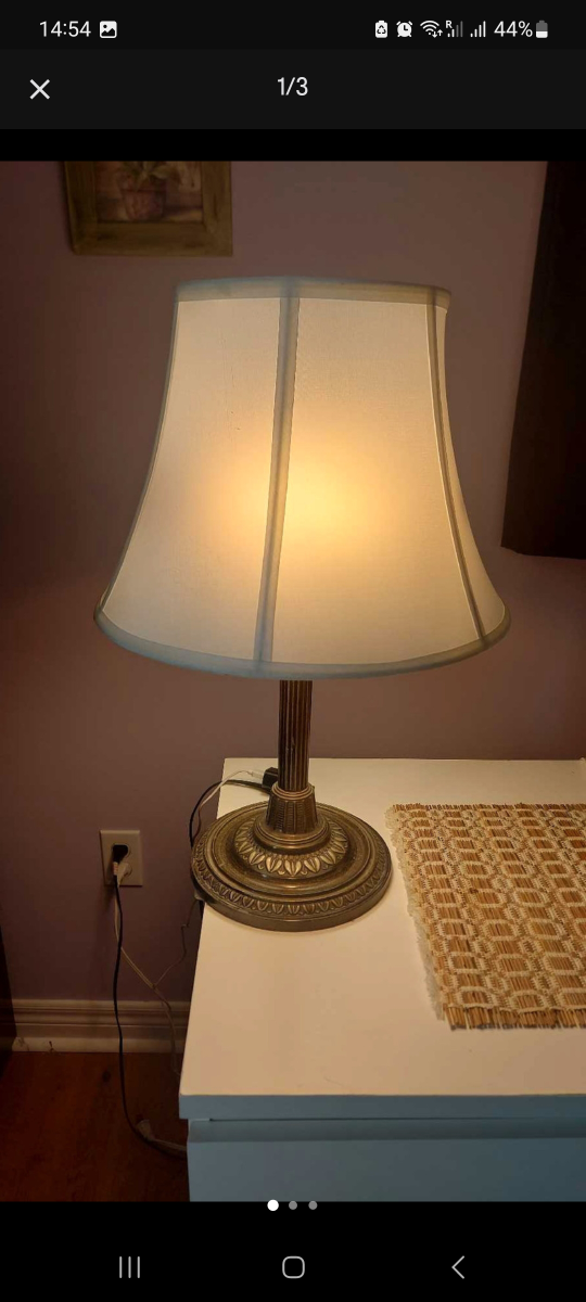 Antique-Style Table Lamp with Off-White Shade