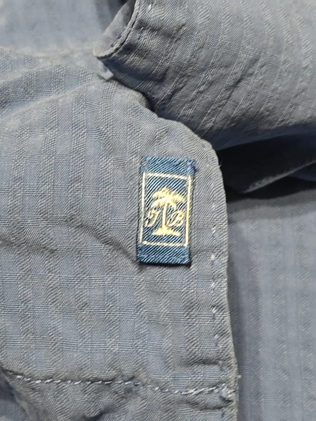 Tommy Bahama Men's XL Silk Button-Down Shirt image indicator(6)