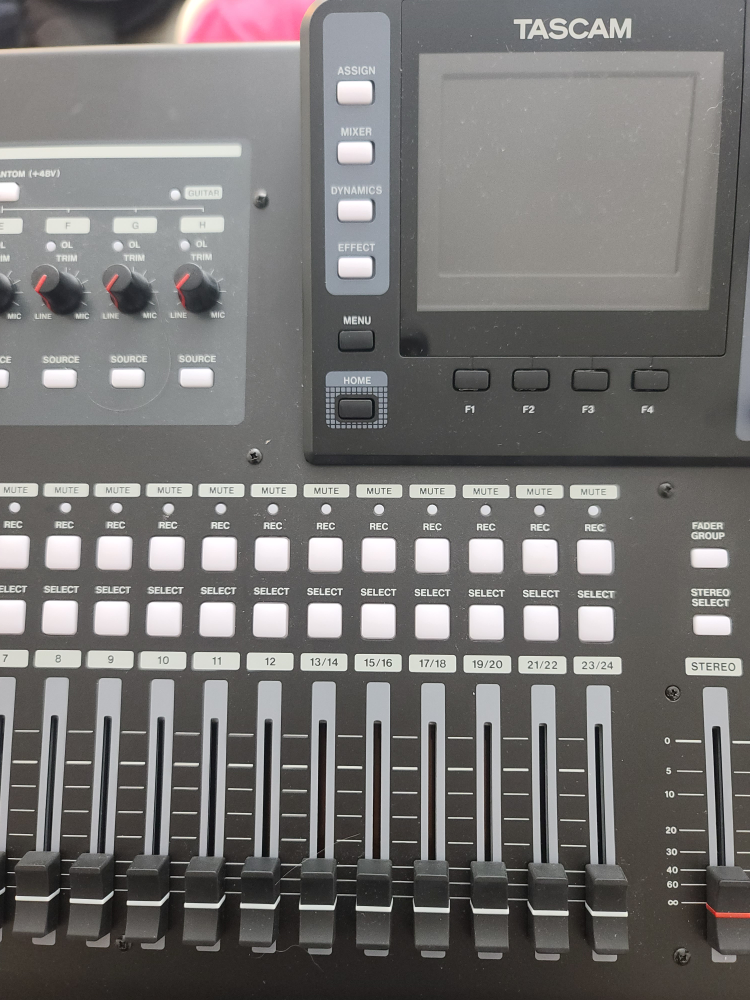 TASCAM DP-24SD Digital Portastudio 24-Track Recorder - photo 5