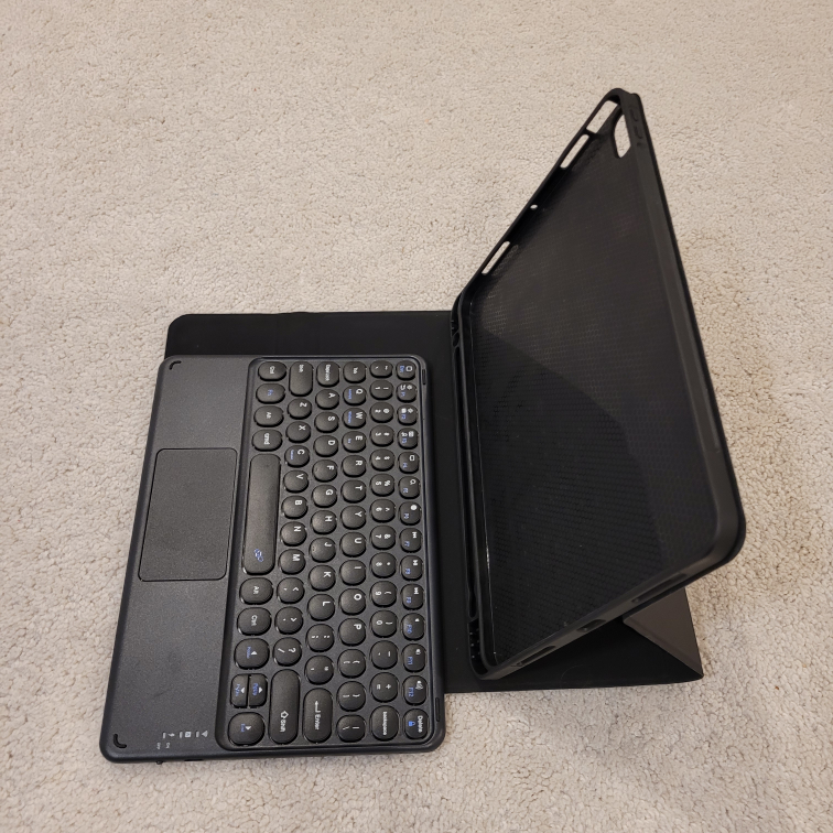 Black Bluetooth Keyboard Case for Tablet and iPad - photo 3
