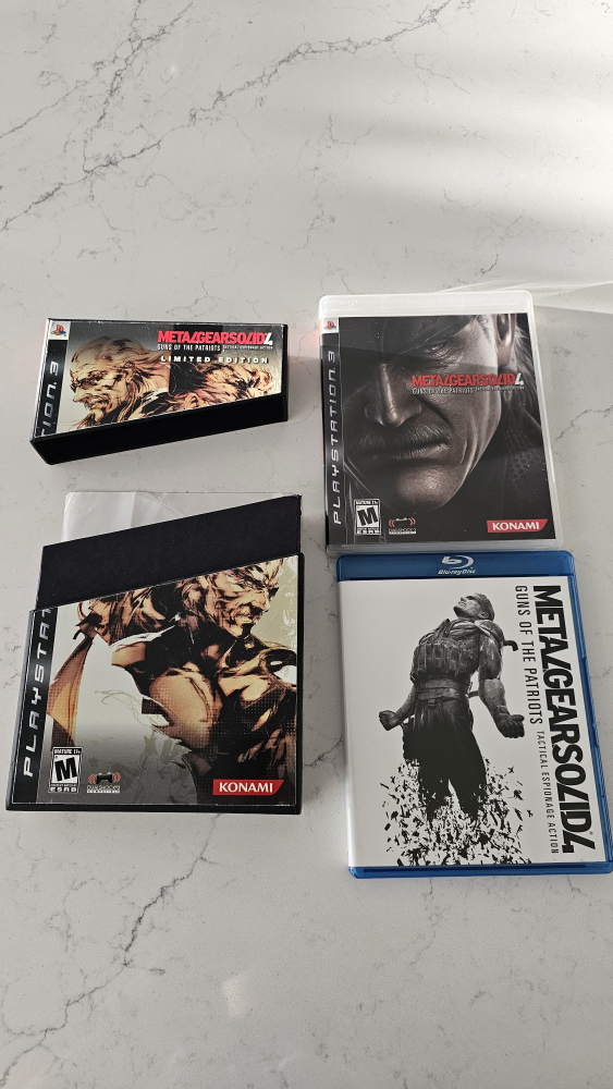 Metal Gear Solid 4 Limited Edition PS3 - photo 3