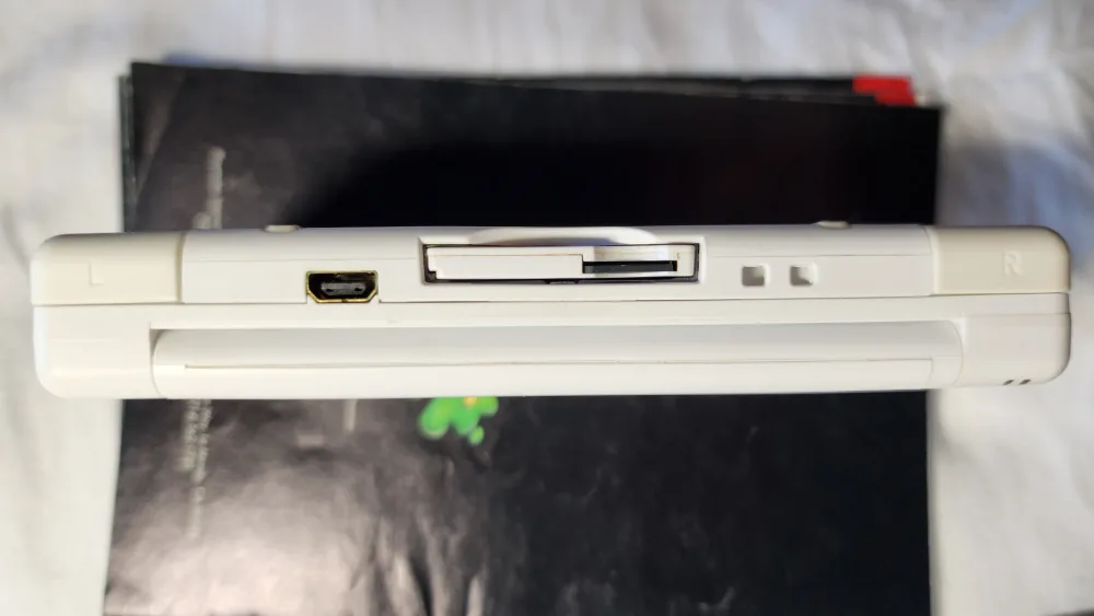 White Nintendo DS Lite image indicator(4)