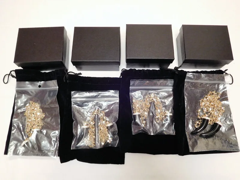 NEW 52" Kathy Levine Black Horn & Crystal Lariat Necklace image indicator(5)