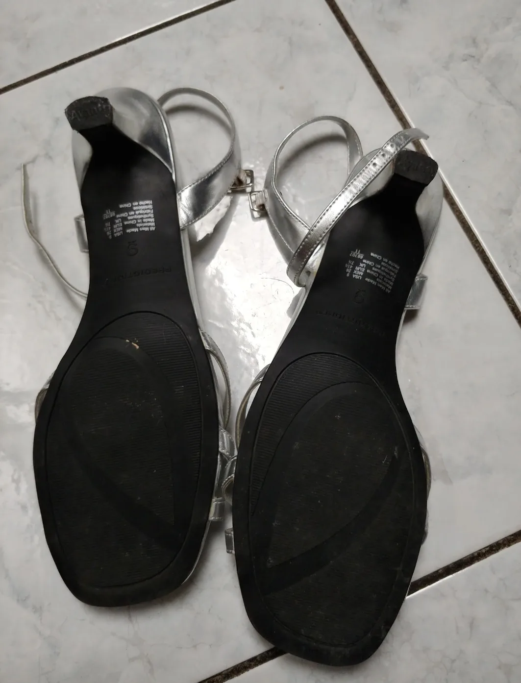 Silver Strappy Mid Heel Sandals (size 9) image indicator(3)