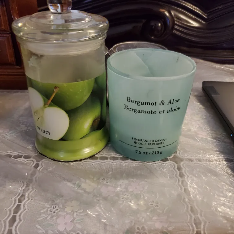 4 Jar Candles , 1 Taper Candle image indicator(2)