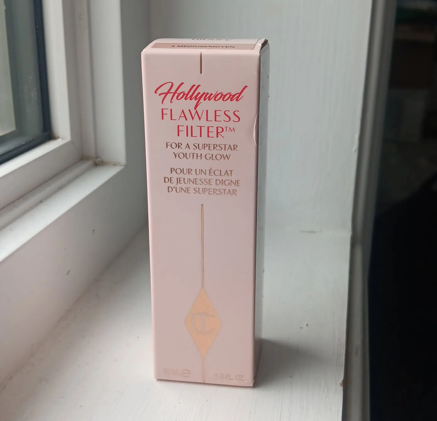 Charlotte Tilbury Hollywood Flawless Filter - Shade 4 Medium image indicator(2)