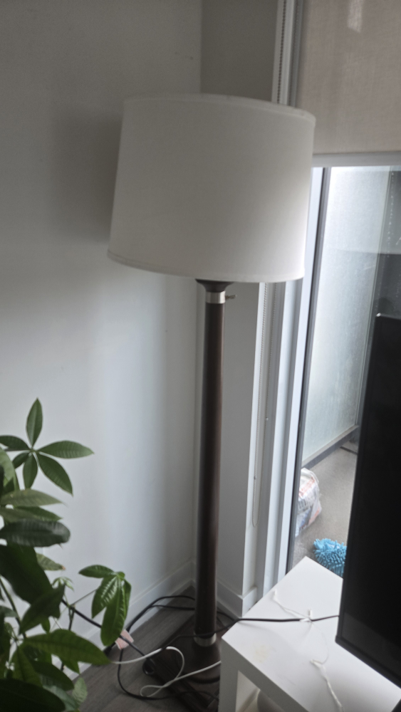 Vintage Wooden Floor Lamp.(New) - photo 4
